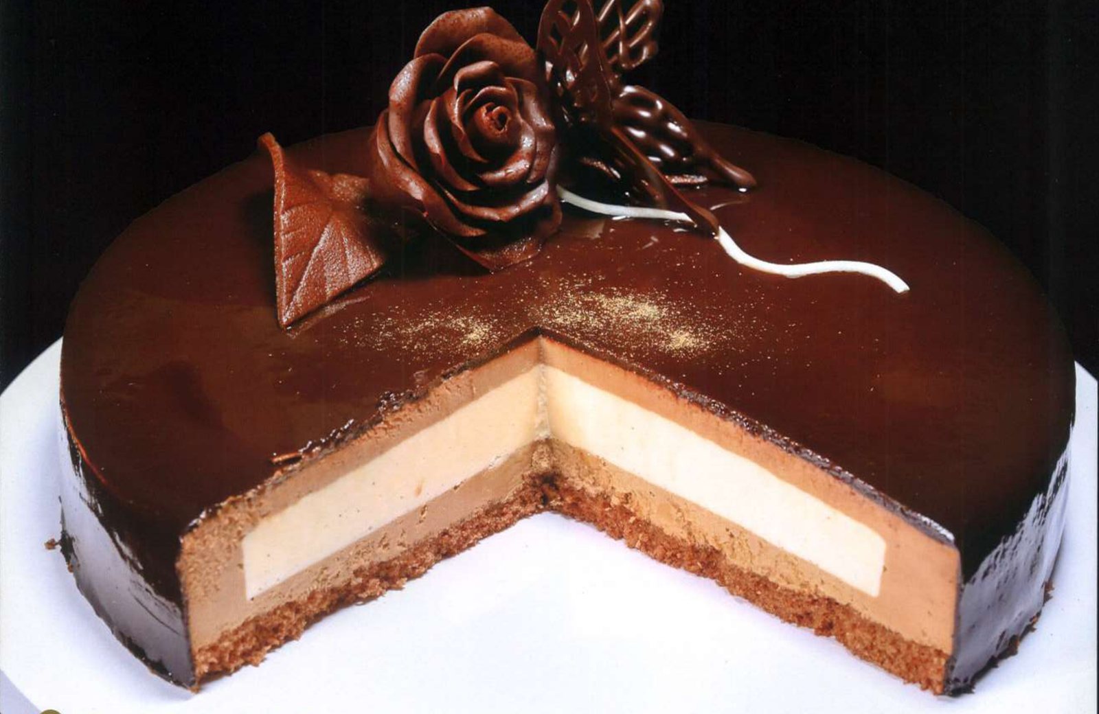 ホールケーキの盛り付け例